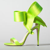 Sandalen mit Stilettoabsatz und Schleife - Grün